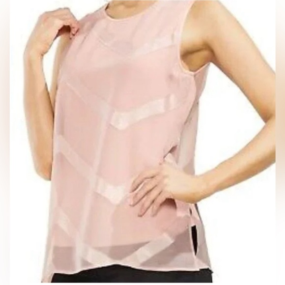 Vince Camuto Tops - Vince Camuto Sheer Chevron Pink Tunic Top in Pink Fawn 💕🆕🏷️